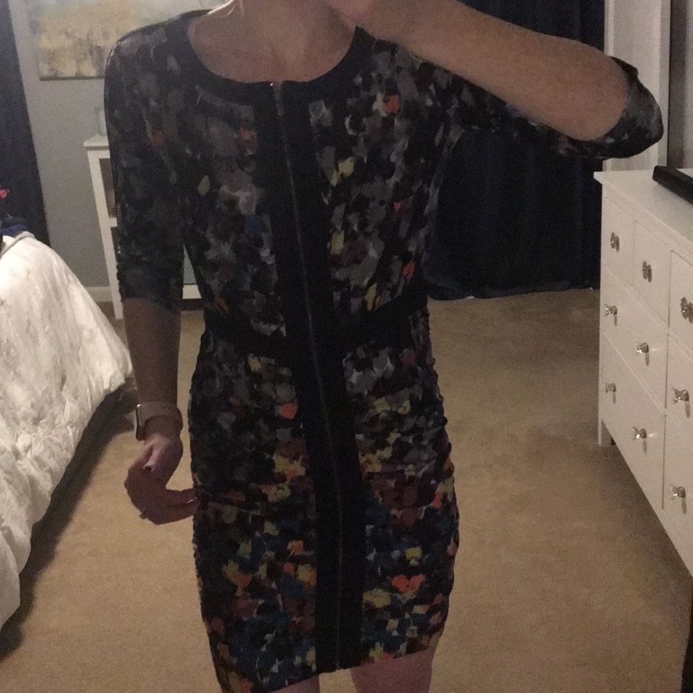 BCBG zip front patterned dress. Never been worn